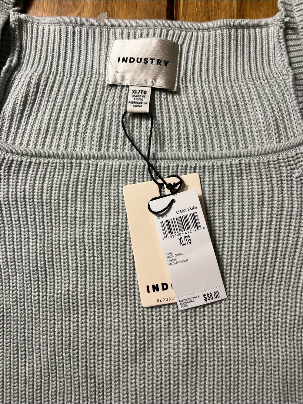 INDUSTRY Puff Sleeve Knit Top in Light Mint NWT - Picture 2 of 4